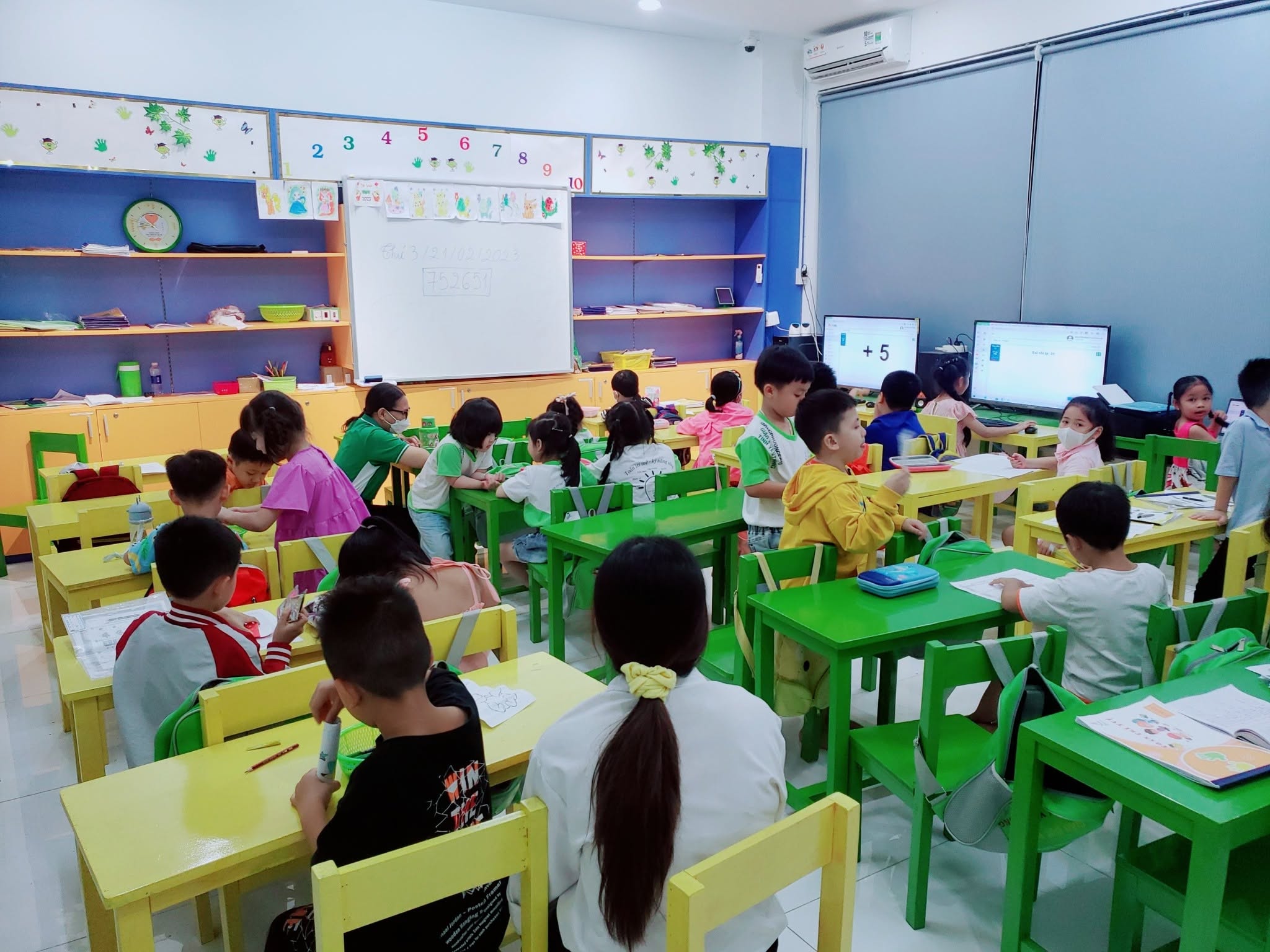 Học viên Nền Tảng học Toán trí tuệ